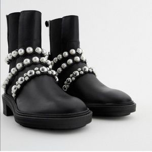 New Zara black leather ankle boots with pearls 8*